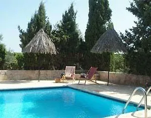 Ta' Bertu Host Family Ħal Far
