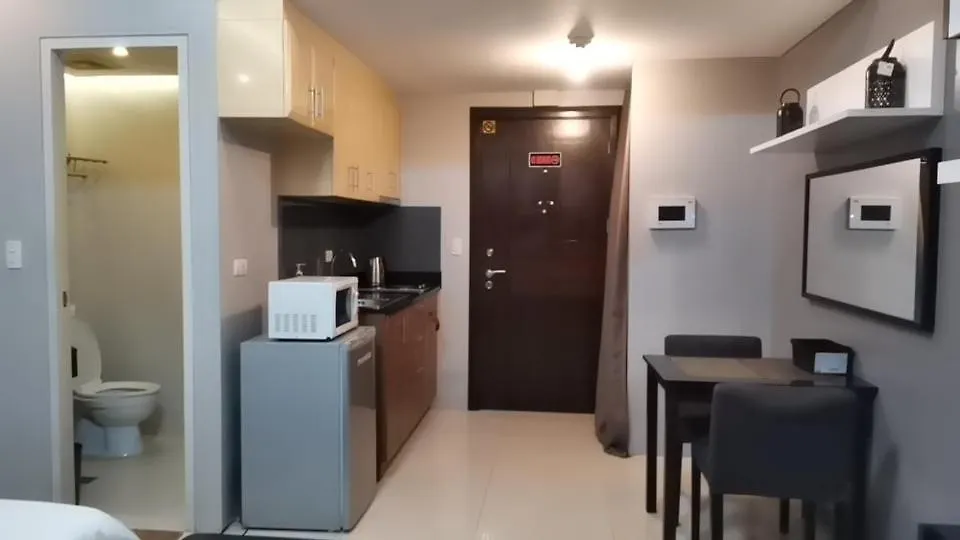 Palm Tree Villas Pasay Hotel